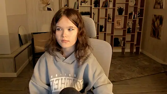 Elainebeness online show from 09-16-25, 07:04