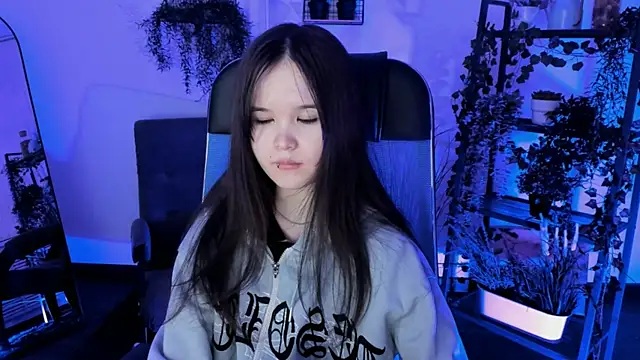 Elainebeness online show from 04-29-26, 05:30