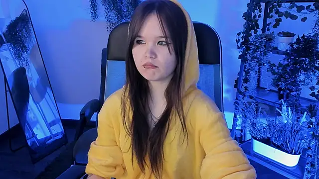 Elainebeness online show from 05-13-26, 08:27