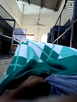 Snapshot of 1010SumiT chatting on 10-25-25, 01:57 1010SumiT online show from 10-25-25, 01:57