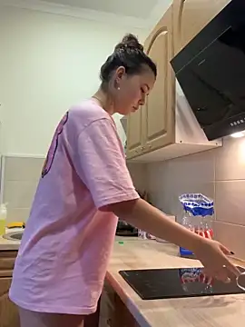 Snapshot of PoppyRobinson chatting on 12-06-24, 08:05 PoppyRobinson online show from 12-06-24, 08:05