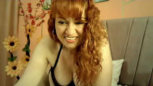 Snapshot of taylor198115 chatting on 05-26-26, 05:25 taylor198115 online show from 05-26-26, 05:25