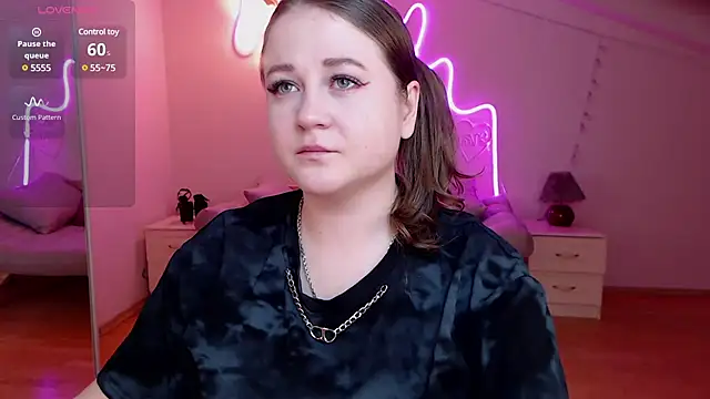 LizzyShine online show from 03-10-25, 05:50