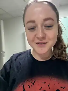 LizzyShine online show from 03-18-25, 11:08