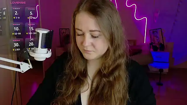 LizzyShine online show from 10-30-25, 08:09