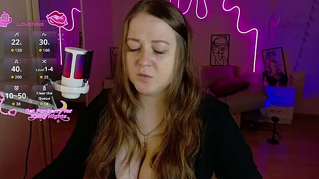 LizzyShine online show from 11-07-25, 04:51