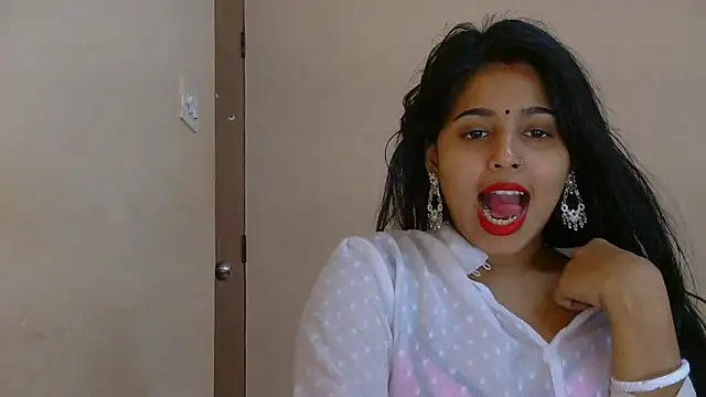 Snapshot of Sweet-Rani chatting on 12-15-25, 05:39 Sweet-Rani online show from 12-15-25, 05:39