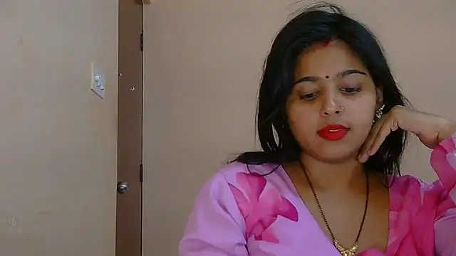 Snapshot of Sweet-Rani chatting on 12-18-25, 07:31 Sweet-Rani online show from 12-18-25, 07:31