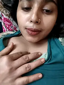 Snapshot of Sweet-Rani chatting on 05-12-26, 05:21 Sweet-Rani online show from 05-12-26, 05:21