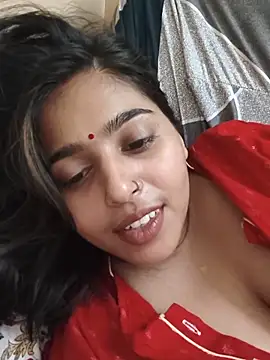 Snapshot of Sweet-Rani chatting on 06-18-26, 04:44 Sweet-Rani online show from 06-18-26, 04:44