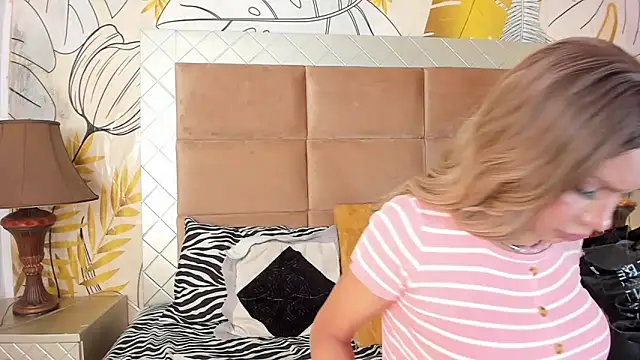 Snapshot of amazing_dolltsx chatting on 12-06-24, 07:12 amazing dolltsx online show from 12-06-24, 07:12