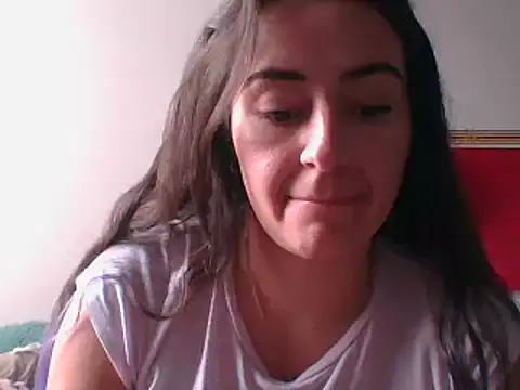 Snapshot of _karlie_kloss_ chatting on 02-15-25, 08:33 karlie kloss online show from 02-15-25, 08:33