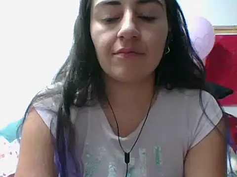 Snapshot of _karlie_kloss_ chatting on 02-15-25, 11:47 karlie kloss online show from 02-15-25, 11:47