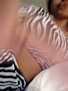 Snapshot of fofinhaa12 chatting on 09-18-25, 06:21 fofinhaa12 online show from 09-18-25, 06:21