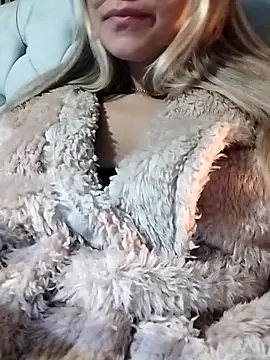 Snapshot of fofinhaa12 chatting on 11-09-25, 02:15 fofinhaa12 online show from 11-09-25, 02:15