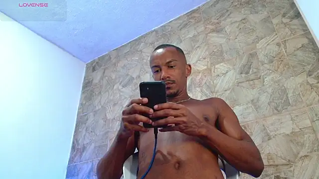 Snapshot of mikejaybra chatting on 10-11-25, 04:27 mikejaybra online show from 10-11-25, 04:27