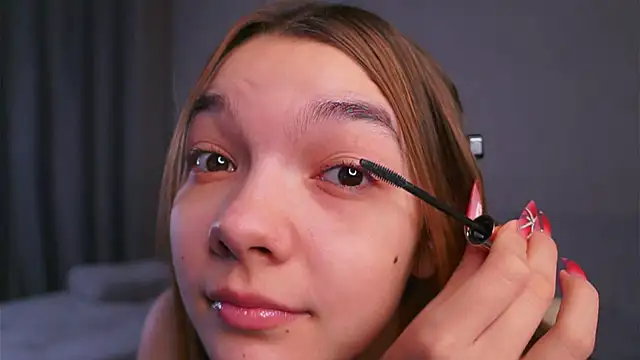 Snapshot of VeronaAppleberry chatting on 02-28-25, 01:05 VeronaAppleberry online show from 02-28-25, 01:05