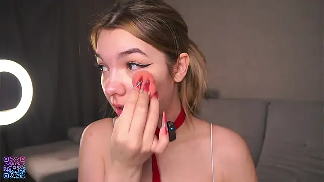 Snapshot of VeronaAppleberry chatting on 03-07-25, 01:31 VeronaAppleberry online show from 03-07-25, 01:31