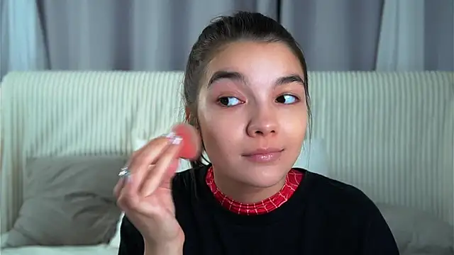 Snapshot of VeronaAppleberry chatting on 09-30-25, 12:21 VeronaAppleberry online show from 09-30-25, 12:21