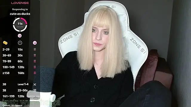 Snapshot of LizaKisses chatting on 11-13-25, 03:55 LizaKisses online show from 11-13-25, 03:55