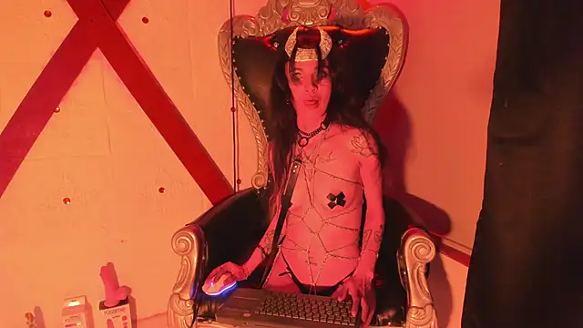 Snapshot of lauren_evans96 chatting on 11-15-25, 03:26 lauren evans96 online show from 11-15-25, 03:26