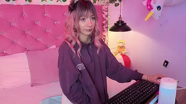 Snapshot of lauren_evans96 chatting on 03-04-26, 03:34 lauren evans96 online show from 03-04-26, 03:34