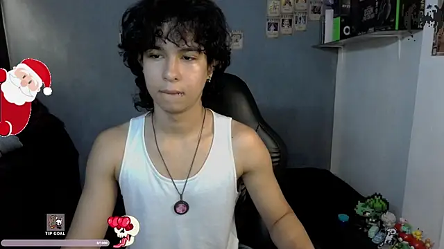 Snapshot of kairozz chatting on 12-15-24, 01:54 kairozz online show from 12-15-24, 01:54