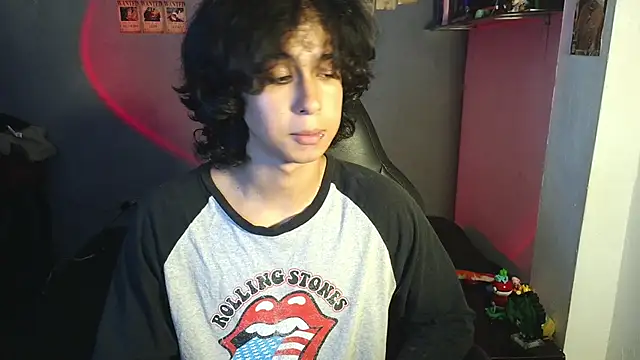 Snapshot of kairozz chatting on 02-08-25, 06:12 kairozz online show from 02-08-25, 06:12