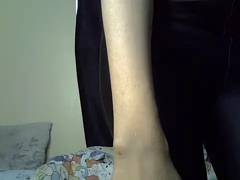 Snapshot of Horny-slut_ chatting on 02-22-25, 06:39 Horny-slut online show from 02-22-25, 06:39