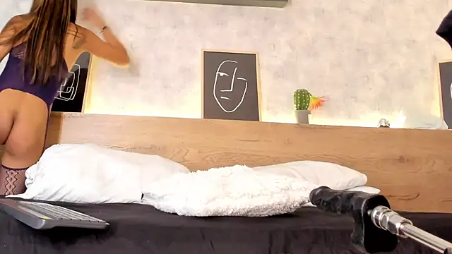 karina gomez 18 online show from 04-25-26, 10:29