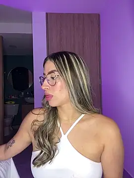 Issabela G1 online show from 01-09-25, 03:47