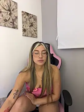 Issabela G1 online show from 04-07-26, 02:01