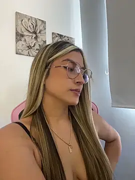 Issabela G1 online show from 04-16-26, 06:09