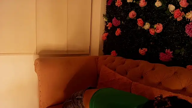 Snapshot of julieta_aguilar1 chatting on 11-06-25, 07:59 julieta aguilar1 online show from 11-06-25, 07:59