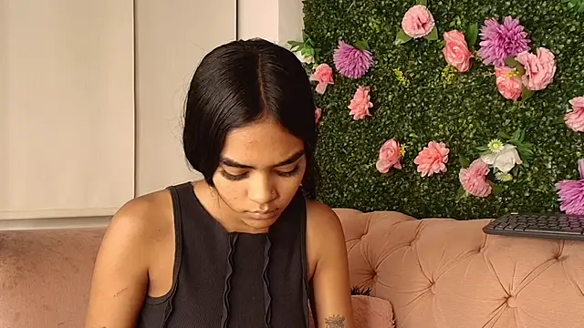 Snapshot of julieta_aguilar1 chatting on 01-13-26, 07:19 julieta aguilar1 online show from 01-13-26, 07:19