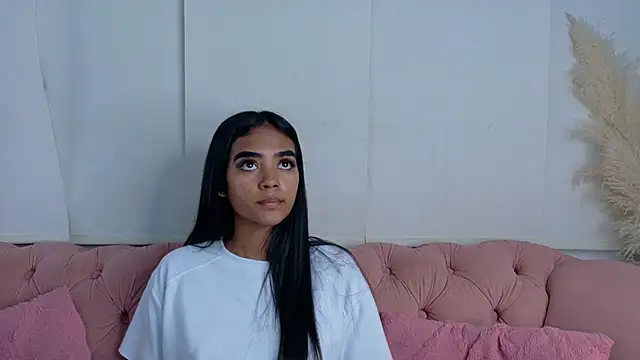 Snapshot of julieta_aguilar1 chatting on 01-18-26, 07:06 julieta aguilar1 online show from 01-18-26, 07:06