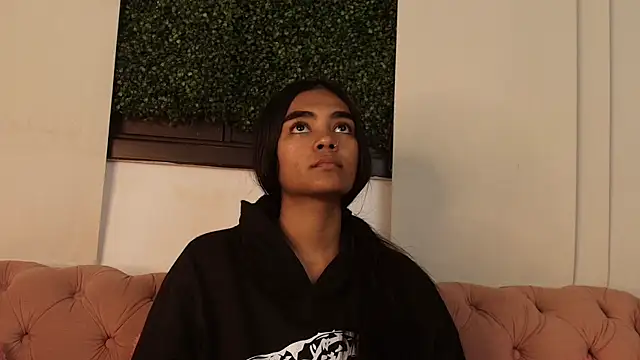 julieta aguilar1 online show from 04-22-26, 07:15