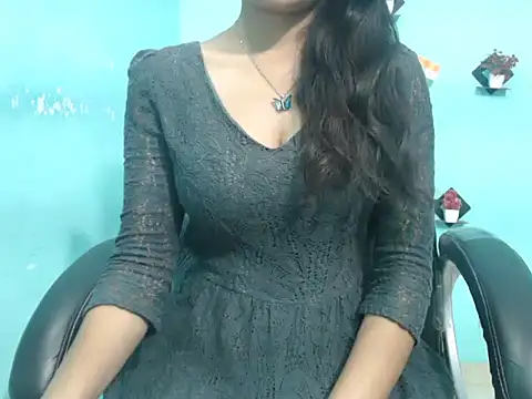 Snapshot of Yashi chatting on 03-07-25, 04:11 Yashi online show from 03-07-25, 04:11
