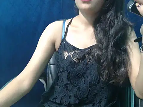 Snapshot of Yashi chatting on 09-11-25, 04:29 Yashi online show from 09-11-25, 04:29