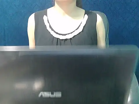 Snapshot of Yashi chatting on 09-18-25, 06:32 Yashi online show from 09-18-25, 06:32