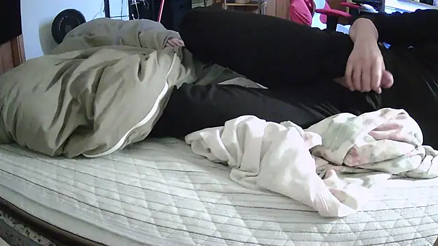 qoooqing67 online show from 04-10-26, 06:18