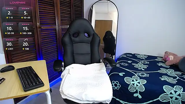 karoll marquez online show from 02-08-25, 01:00