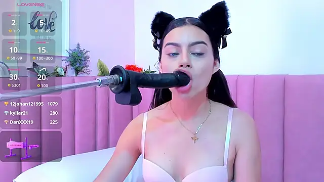 Snapshot of isabella_santos1 chatting on 10-17-25, 04:26 isabella santos1 online show from 10-17-25, 04:26