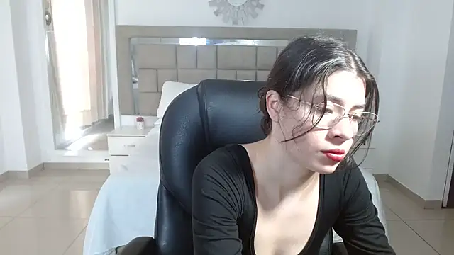 zoecruzz online show from 11-12-25, 02:50