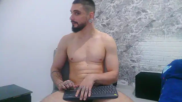 Aaron kwok28 online show from 09-18-25, 10:12