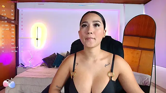 Snapshot of _gaby2 chatting on 02-12-25, 12:22 gaby2 online show from 02-12-25, 12:22