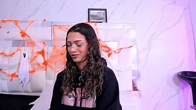 BritneyCollins online show from 10-16-25, 11:44