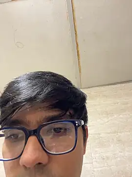 Snapshot of BoyzaraHatke chatting on 04-05-26, 02:47 BoyzaraHatke online show from 04-05-26, 02:47