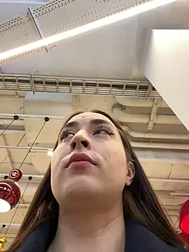 Snapshot of Holly_Play chatting on 01-14-25, 09:13 Holly Play online show from 01-14-25, 09:13