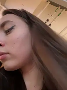 Snapshot of Holly_Play chatting on 01-14-25, 12:14 Holly Play online show from 01-14-25, 12:14